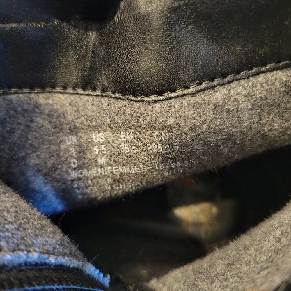 Clarks Black Leather Women's Ankle Boots Size 5.5 - Picture 6 of 6